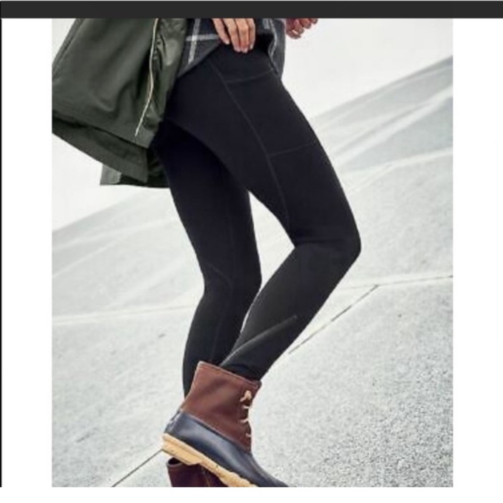 Athleta Zipper bottom leggings